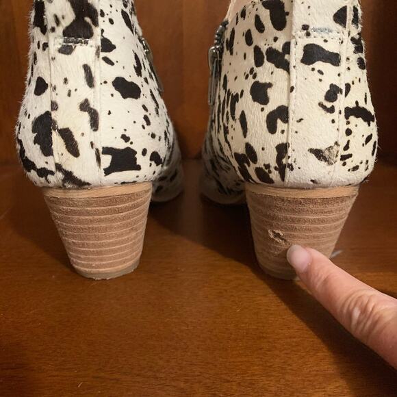 Very Volatile women’s leather Holstein pattern size 8 zipper ankle boots - Picture 6 of 11